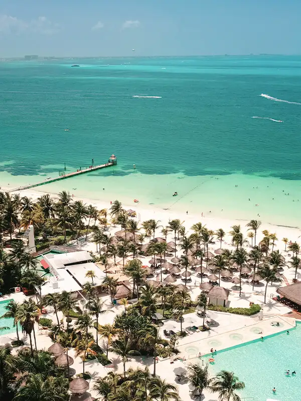 Mosaico-Cruceros-mediterraneo-playa-palmeras.jpg - Pangea Viajes