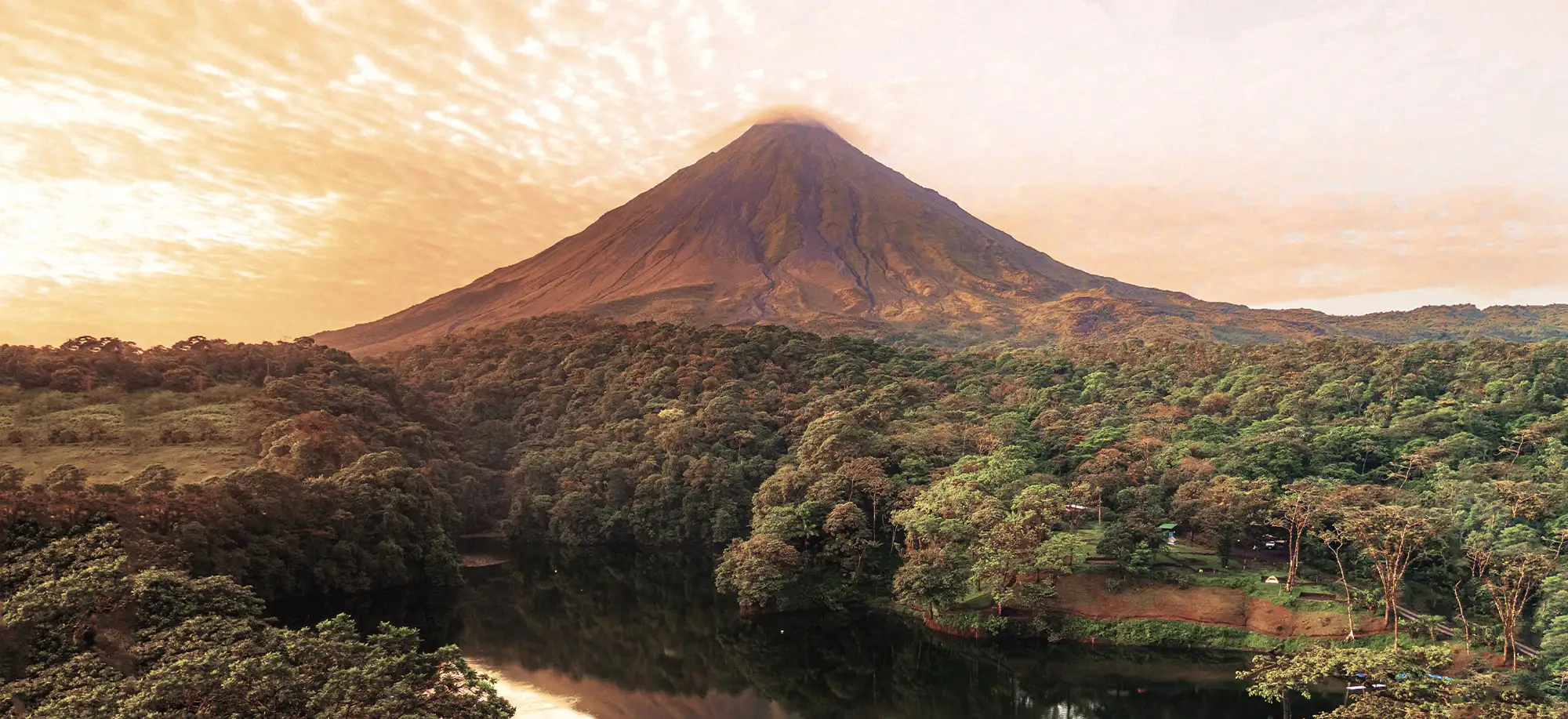Costa Rica Amanecer en un Volcán