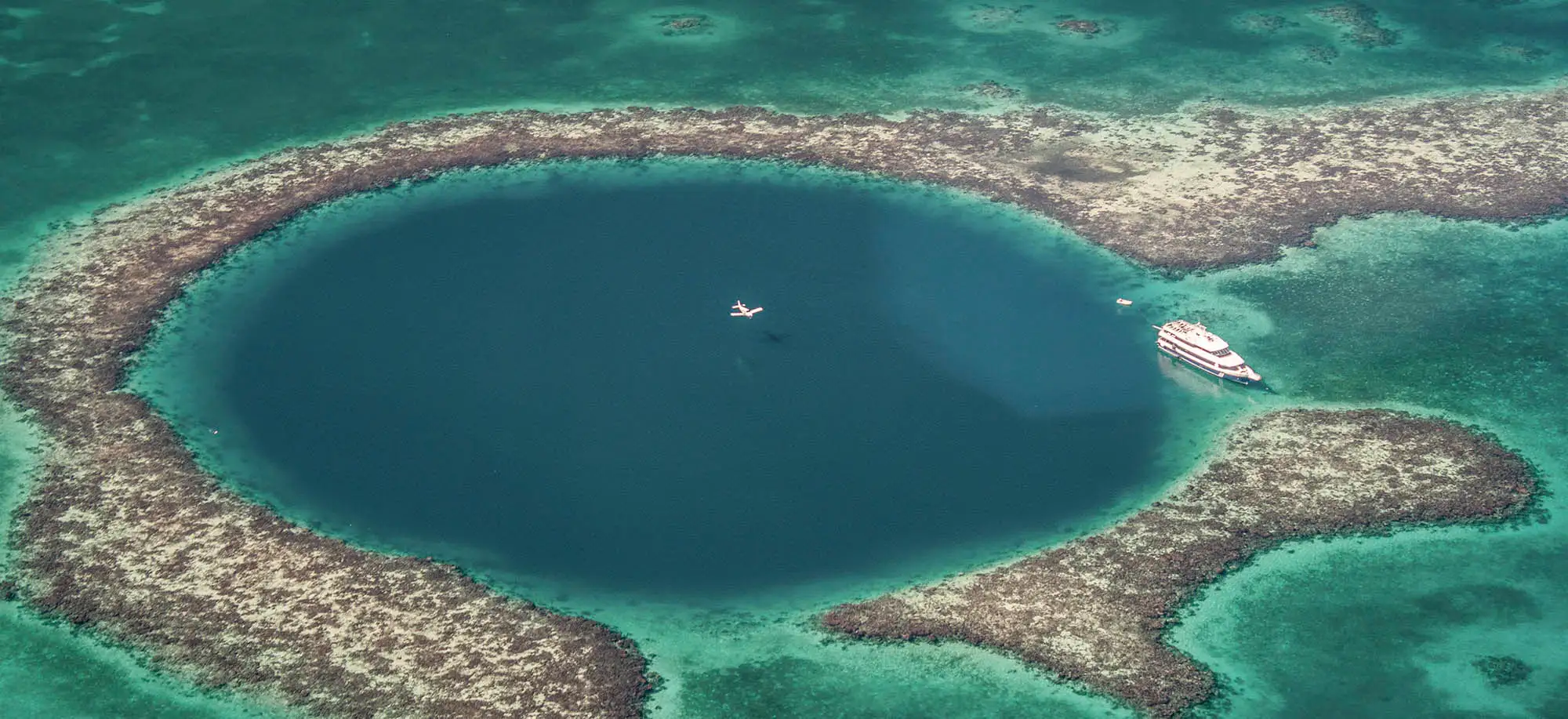 Viajes al Gran Agujero Azul