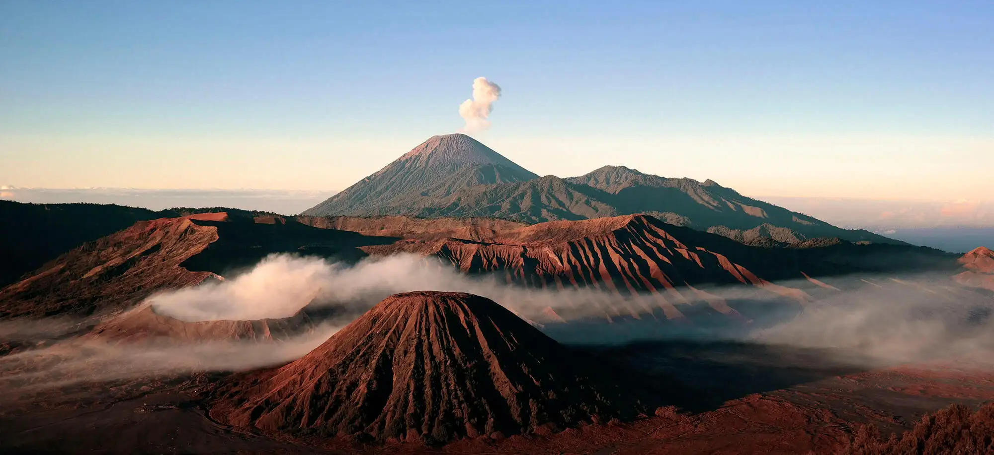 image-viajar-a-indonesia-volcanes-g1.webp - Pangea Viajes