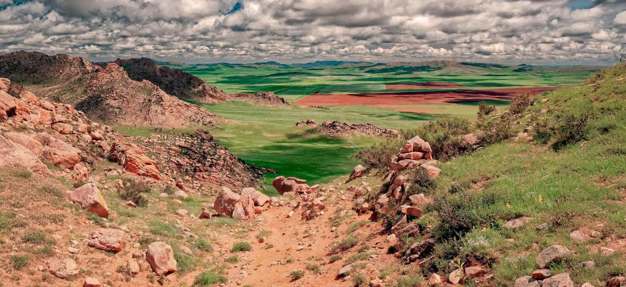 Viajes a las Montañas de Khogno Khan